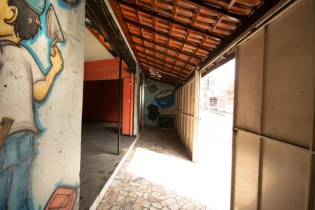 Casa à venda com 216m², 2 quartos e 4 vagas Casa à venda com 216m², 2 quartos e 4 vagasGaragem