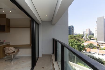 Studio para alugar com 26m², 1 quarto e sem vaga Studio para alugar com 26m², 1 quarto e sem vagaVaranda