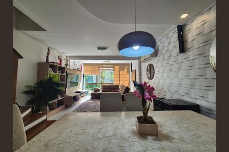 Casa de condomínio à venda com 200m², 3 quartos e 2 vagas Casa de condomínio à venda com 200m², 3 quartos e 2 vagasSala