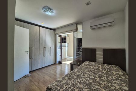 Casa de condomínio à venda com 200m², 3 quartos e 2 vagas Casa de condomínio à venda com 200m², 3 quartos e 2 vagasSuite 1