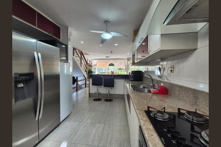 Casa de condomínio à venda com 200m², 3 quartos e 2 vagas Casa de condomínio à venda com 200m², 3 quartos e 2 vagasCozinha