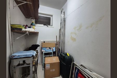 Casa de condomínio à venda com 200m², 3 quartos e 2 vagas Casa de condomínio à venda com 200m², 3 quartos e 2 vagasQuarto de Serviço