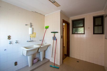 Apartamento para alugar com 200m², 3 quartos e 2 vagasÁrea de serviço