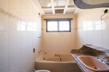 Apartamento para alugar com 200m², 3 quartos e 2 vagasBanheiro do quarto 1