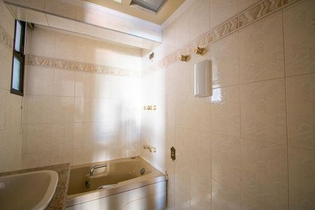 Apartamento para alugar com 200m², 3 quartos e 2 vagasBanheiro do quarto 3