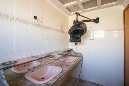 Apartamento para alugar com 200m², 3 quartos e 2 vagasBanheiro do quarto 1