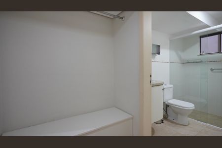 Casa para alugar com 460m², 5 quartos e 2 vagasBanheiro andar de baixo