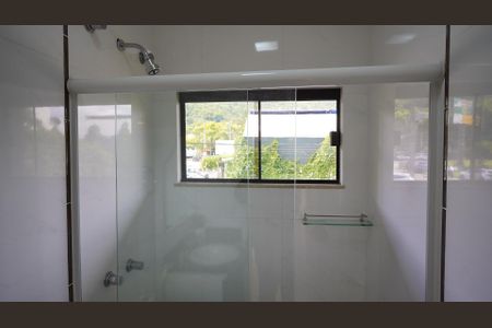 Casa para alugar com 460m², 5 quartos e 2 vagasBanheiro 1