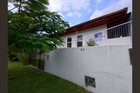 Casa para alugar com 460m², 5 quartos e 2 vagas Casa para alugar com 460m², 5 quartos e 2 vagasFachada