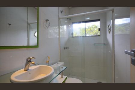 Casa para alugar com 460m², 5 quartos e 2 vagasBanheiro corredor