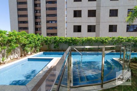 Apartamento à venda com 180m², 4 quartos e 4 vagasÁrea comum - Piscina