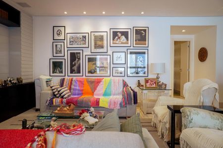 Apartamento à venda com 180m², 4 quartos e 4 vagasSala