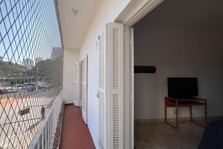 Apartamento à venda com 135m², 2 quartos e sem vaga Apartamento à venda com 135m², 2 quartos e sem vagaVaranda