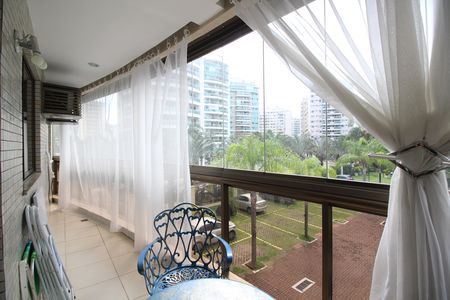 Apartamento para alugar com 72m², 3 quartos e 1 vagaVaranda