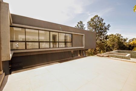 Casa de condomínio à venda com 403m², 4 quartos e 4 vagasfachada