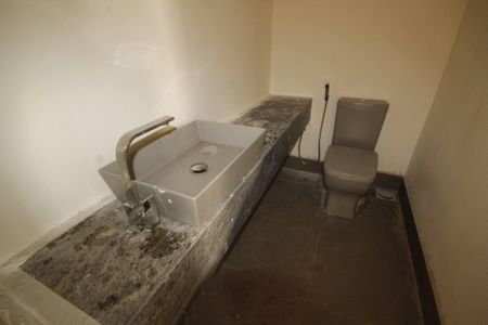 Casa de condomínio à venda com 403m², 4 quartos e 4 vagasLavabo