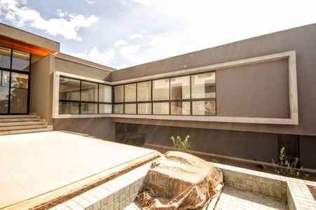 Casa de condomínio à venda com 403m², 4 quartos e 4 vagasFachada