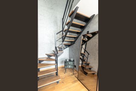 Apartamento para alugar com 113m², 1 quarto e 2 vagasEscada