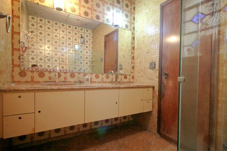 Apartamento à venda com 180m², 4 quartos e 2 vagasBanheiro da Suíte