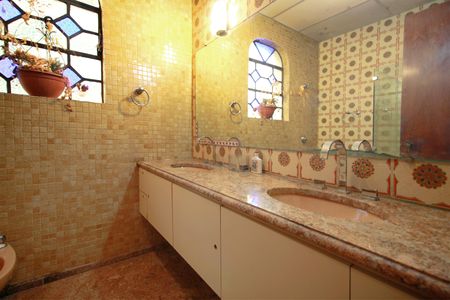 Apartamento à venda com 180m², 4 quartos e 2 vagasBanheiro da Suíte