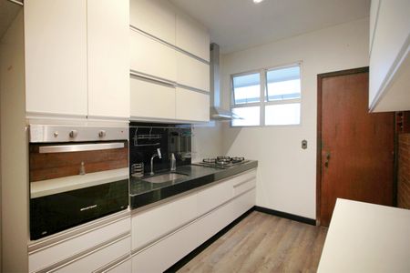 Apartamento à venda com 180m², 4 quartos e 2 vagasCozinha
