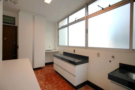 Apartamento à venda com 180m², 4 quartos e 2 vagasÁrea de Serviço