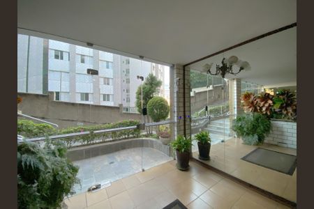 Apartamento à venda com 180m², 4 quartos e 2 vagasÁrea comum - Hall de entrada