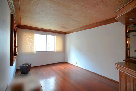 Apartamento à venda com 180m², 4 quartos e 2 vagasSala