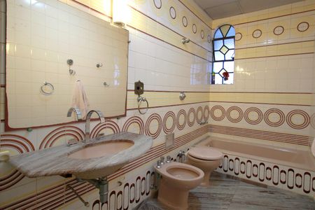 Apartamento à venda com 180m², 4 quartos e 2 vagasBanheiro