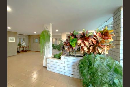 Apartamento à venda com 180m², 4 quartos e 2 vagasÁrea comum - Hall de entrada