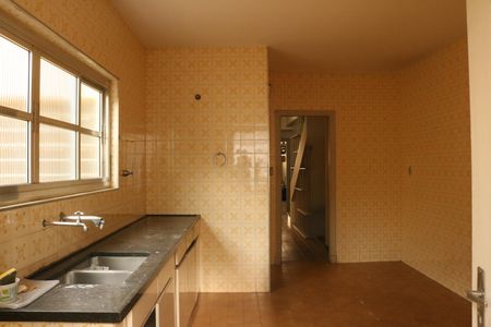 Casa à venda com 320m², 3 quartos e 4 vagasCozinha