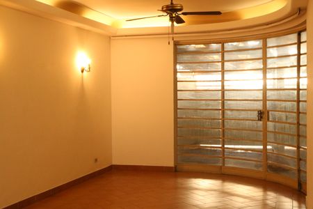 Casa à venda com 320m², 3 quartos e 4 vagasSala