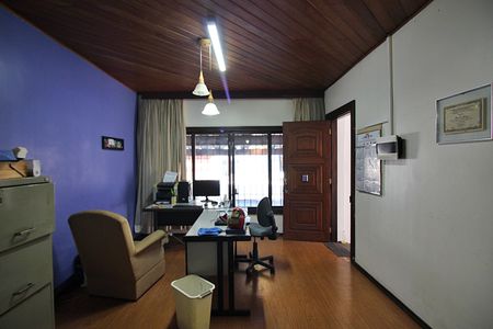 Casa à venda com 380m², 3 quartos e 4 vagasSala