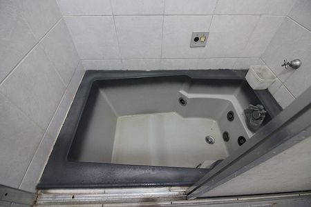 Casa à venda com 380m², 3 quartos e 4 vagasBanheiro Social 2