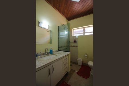 Casa à venda com 380m², 3 quartos e 4 vagasBanheiro Social 1