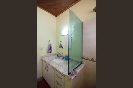 Casa à venda com 380m², 3 quartos e 4 vagasBanheiro Social 1