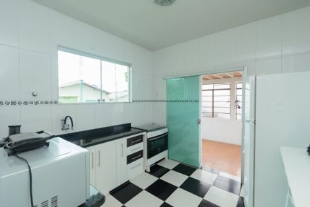 Casa à venda com 285m², 3 quartos e 3 vagasCozinha