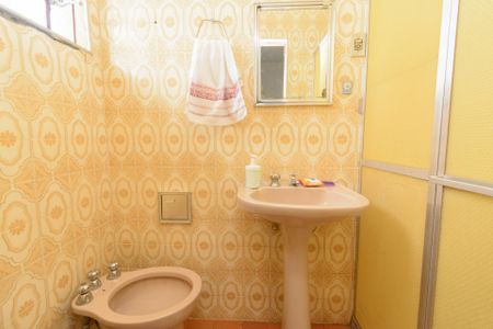 Casa à venda com 285m², 3 quartos e 3 vagasBanheiro da Suíte