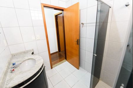 Casa de condomínio para alugar com 380m², 4 quartos e 4 vagasBanheiro Social