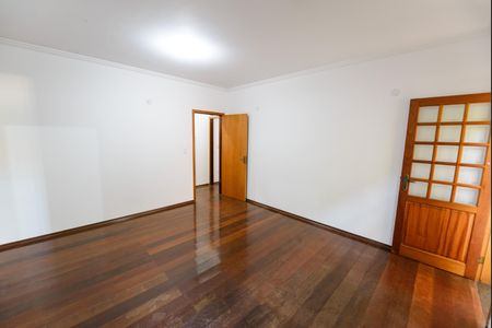 Casa de condomínio para alugar com 380m², 4 quartos e 4 vagasSala de TV