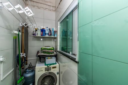 Casa de condomínio à venda com 65m², 2 quartos e 1 vagaÁrea de Serviço