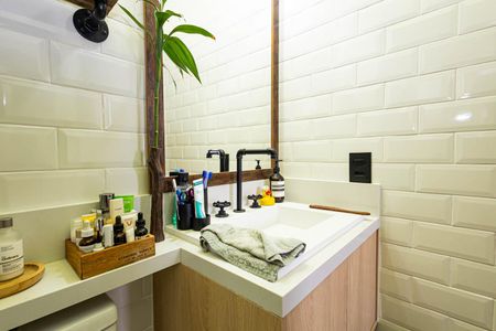 Apartamento à venda com 76m², 2 quartos e 1 vagaBanheiro da Suíte 