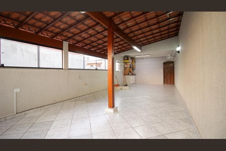 Casa à venda com 216m², 5 quartos e 2 vagasÁrea comum - Salão de festas