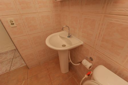 Casa à venda com 93m², 2 quartos e 1 vaga Casa à venda com 93m², 2 quartos e 1 vagaBanheiro