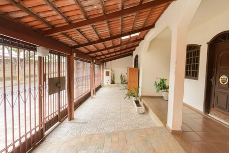 Casa à venda com 476m², 5 quartos e 3 vagasGaragem