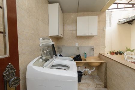 Casa à venda com 476m², 5 quartos e 3 vagasÁrea de Serviço