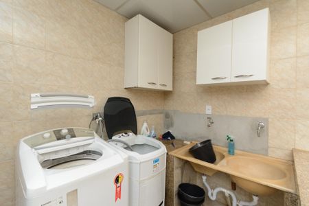 Casa à venda com 476m², 5 quartos e 3 vagasÁrea de Serviço