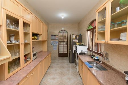 Casa à venda com 476m², 5 quartos e 3 vagasCozinha