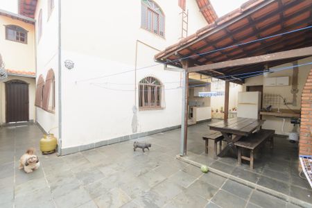 Casa à venda com 476m², 5 quartos e 3 vagasQuintal 