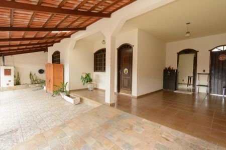 Casa à venda com 476m², 5 quartos e 3 vagasGaragem